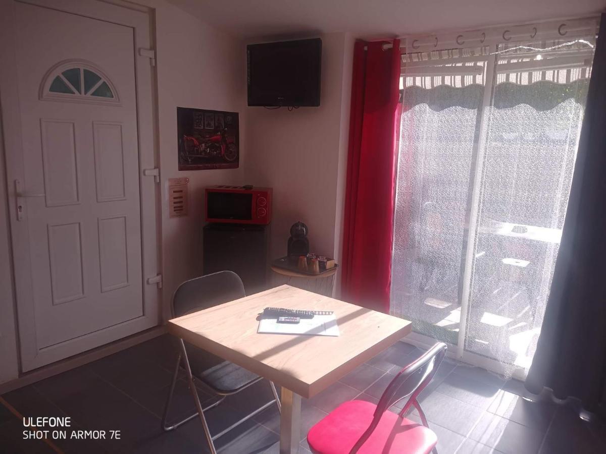 "Le Maloya" Chalets Independants -Chambre Balneo - Relais Motards ラコーヌ エクステリア 写真