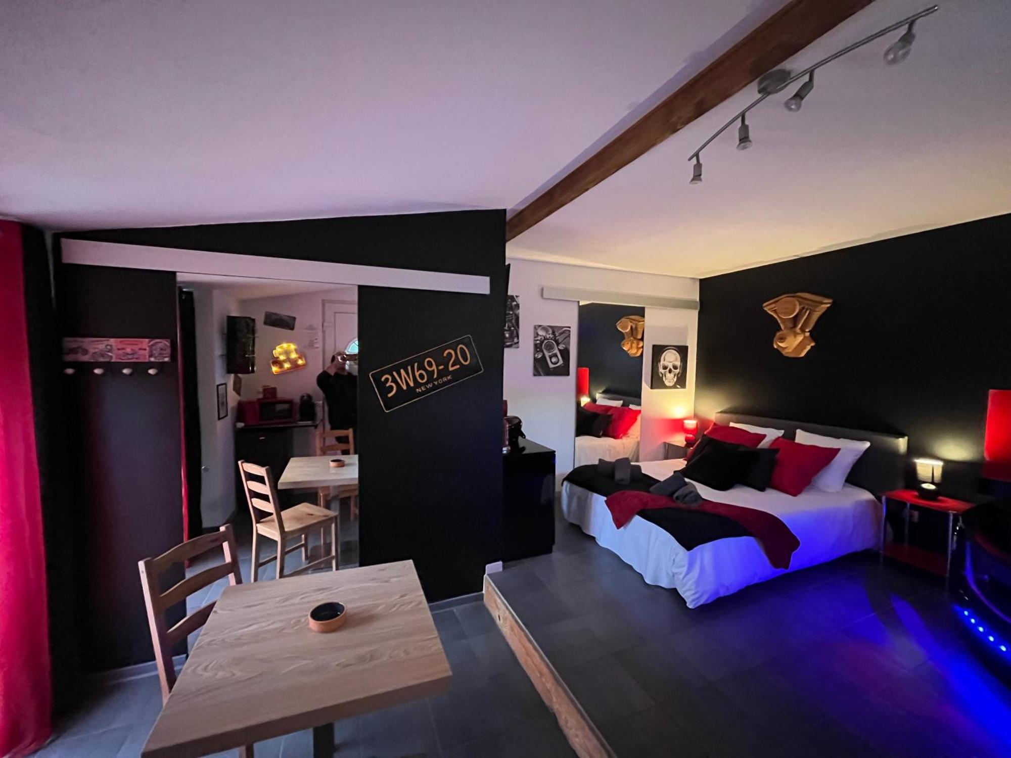"Le Maloya" Chalets Independants -Chambre Balneo - Relais Motards ラコーヌ エクステリア 写真