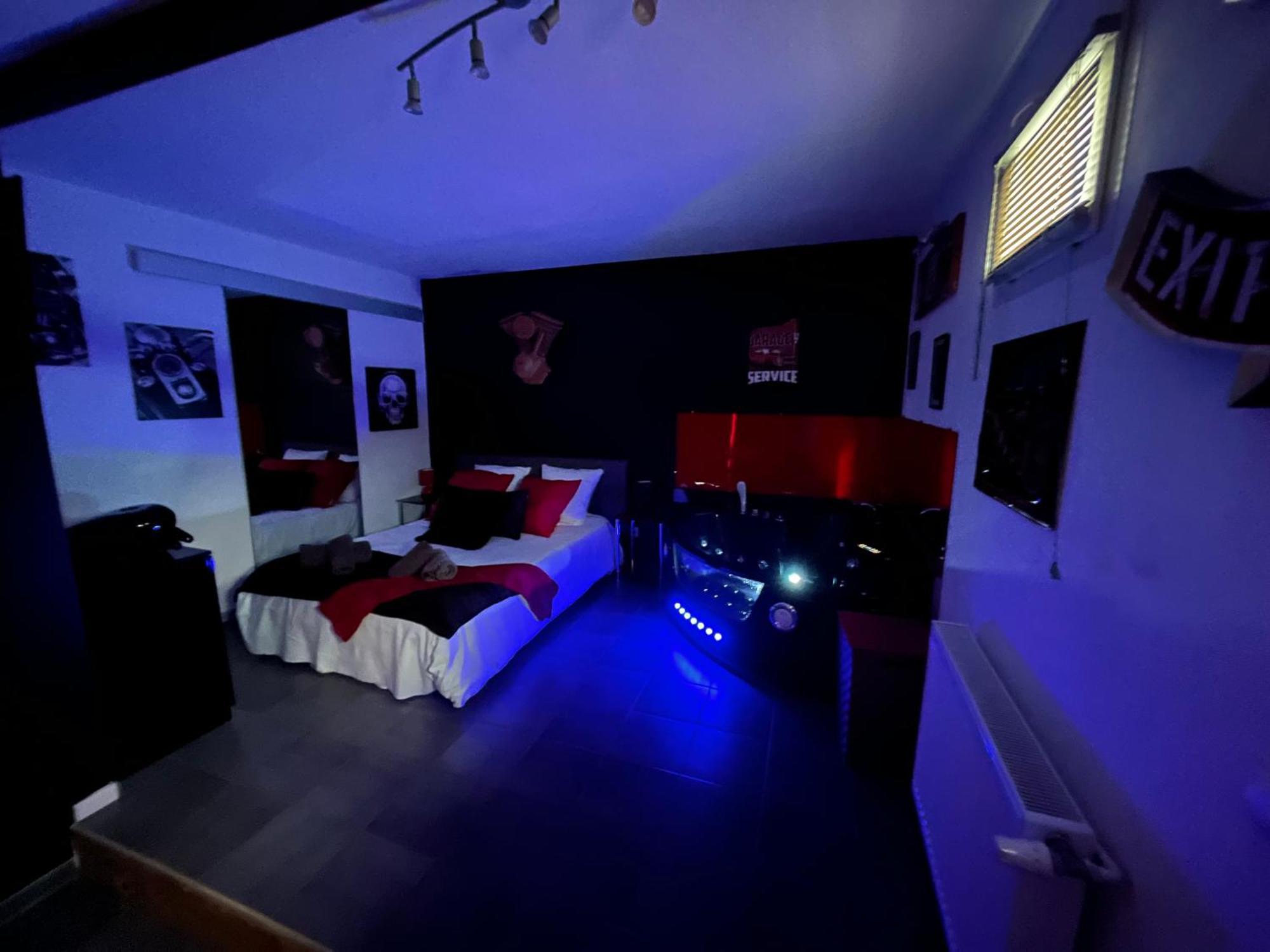 "Le Maloya" Chalets Independants -Chambre Balneo - Relais Motards ラコーヌ エクステリア 写真