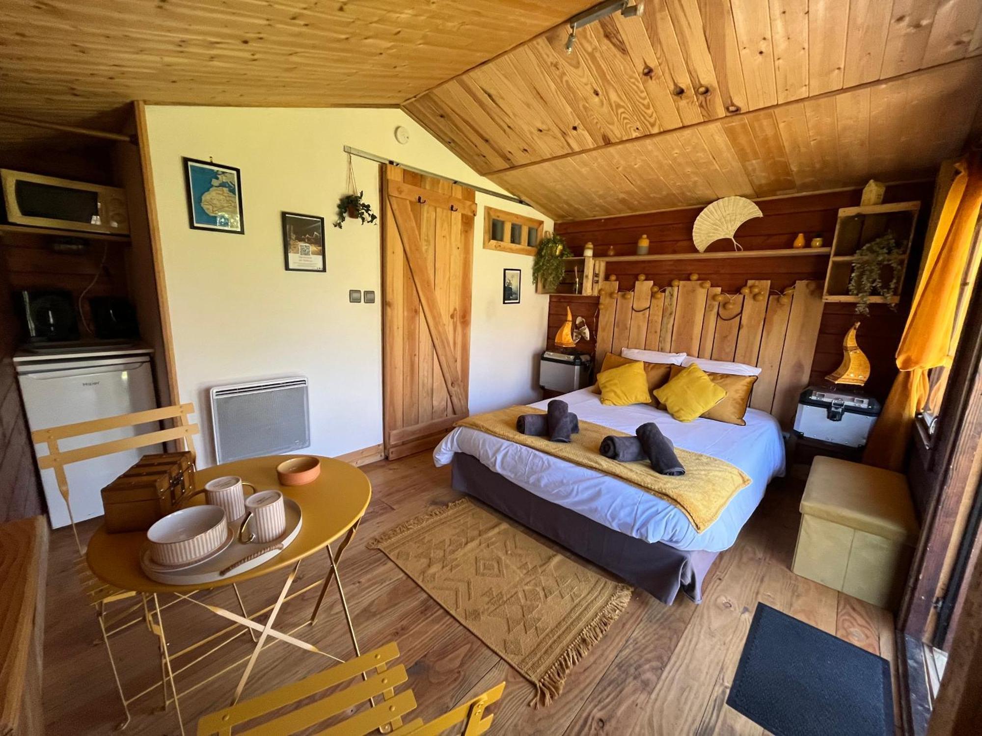 "Le Maloya" Chalets Independants -Chambre Balneo - Relais Motards ラコーヌ エクステリア 写真