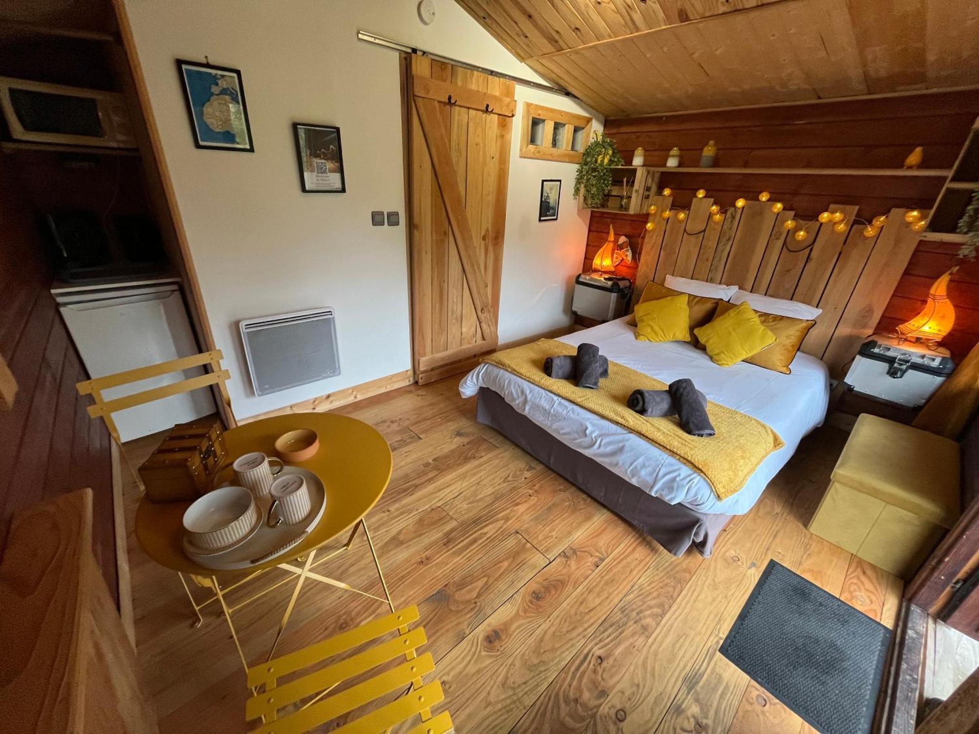 "Le Maloya" Chalets Independants -Chambre Balneo - Relais Motards ラコーヌ エクステリア 写真